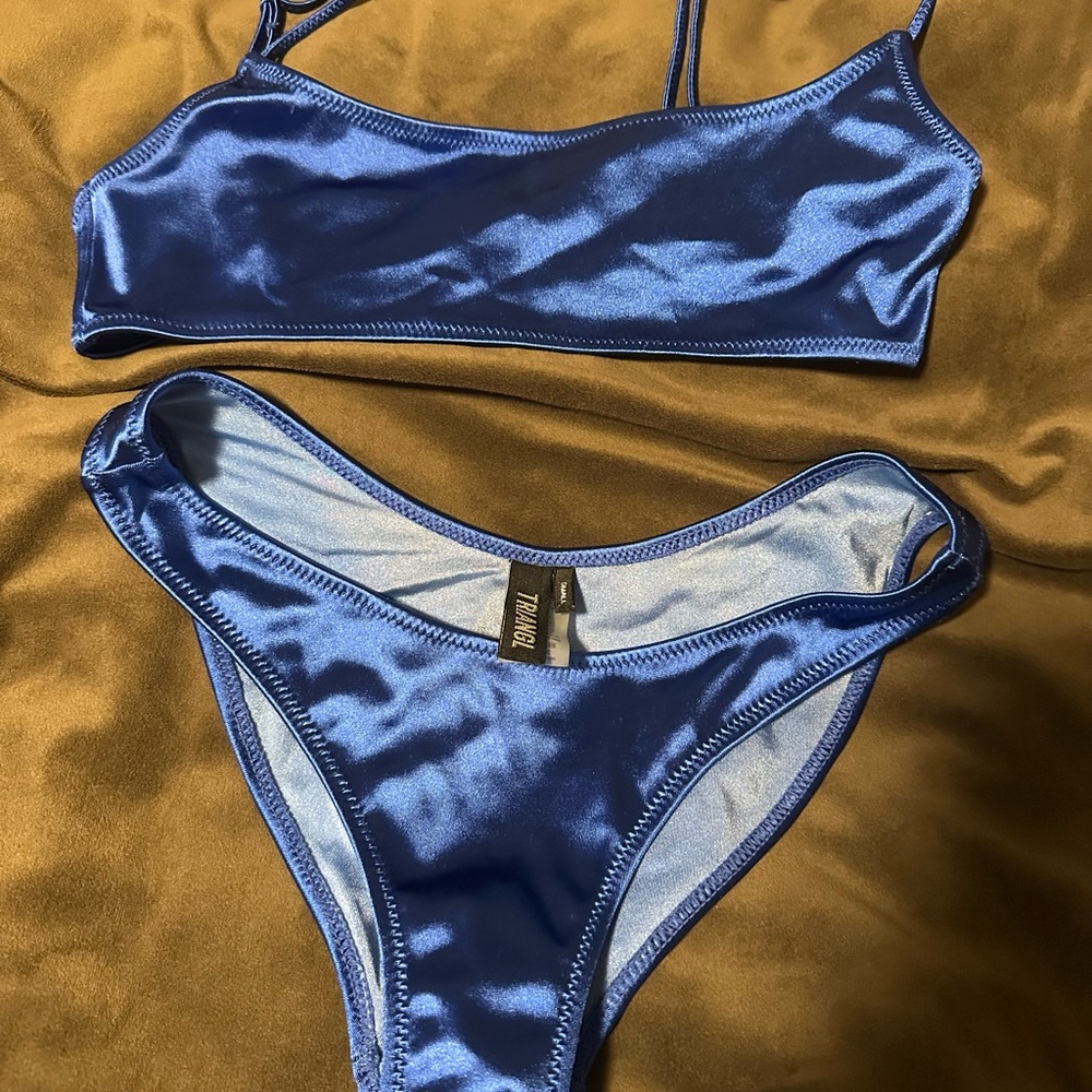 Triangl Shiny Blue Bikini Set